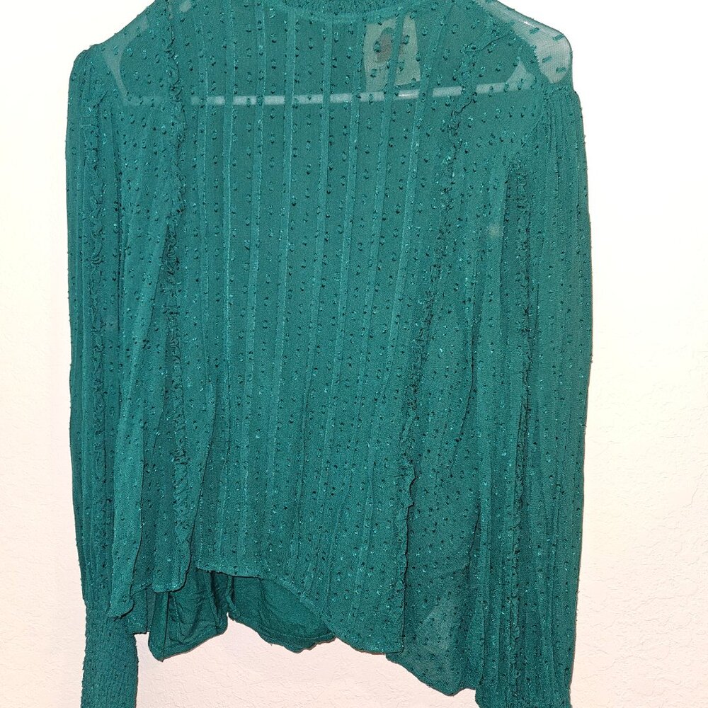 Farm Rio green long sleeved blouse large new with out tags.